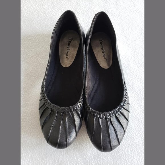 2 for $20 - Bare Traps Black Flats and Brown Flats - Picture 2 of 7